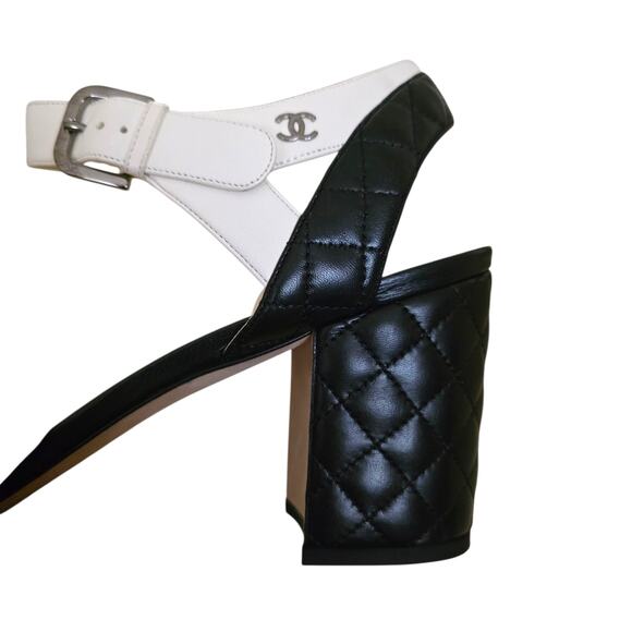 Chanel 2016 Karl Lagerfeld Quilted Navy CC Block Heel Sandals IT 41 US 10–10.5 - Picture 3 of 15